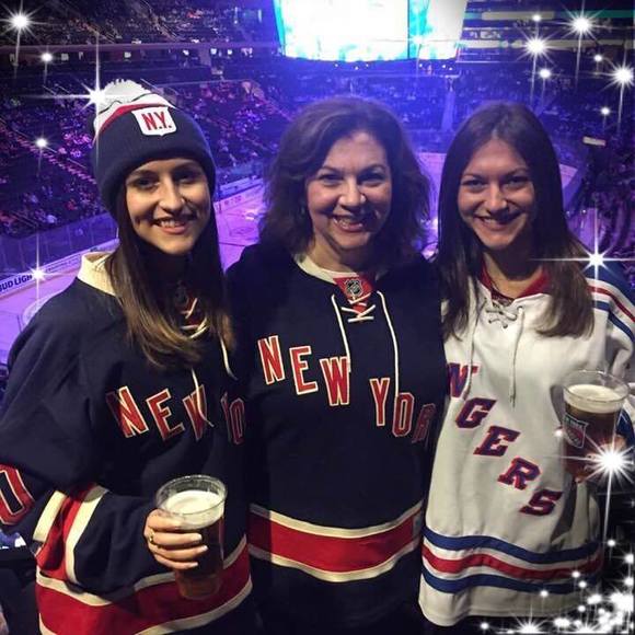 Profile Picture of Francine Kyriakos (@sfnaek) on Poshmark