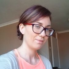 Profile Picture of Lynn Suzanne Sim (@LynnSuzanneSim) on Twitter