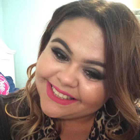 Profile Picture of Amanda Velasquez (@sassy_salsita) on Poshmark