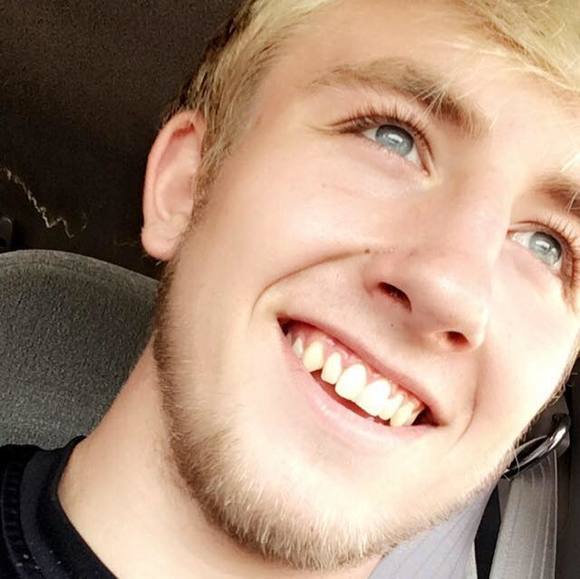 Profile Picture of Monte Zufelt (@zufelt25) on Poshmark