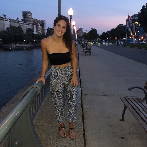 Amanda Amorosa - Poshmark Profile Picture of Amanda Amorosa (@amandaamorosa) on Poshmark