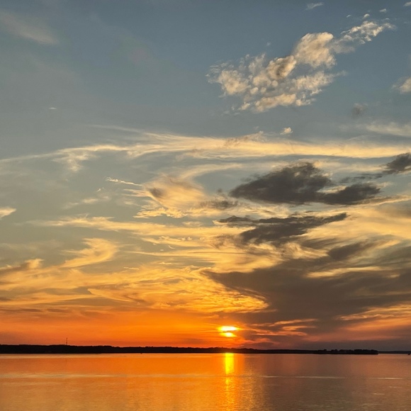 Profile Picture of Eden Creswell (@ecreswell025) on Poshmark