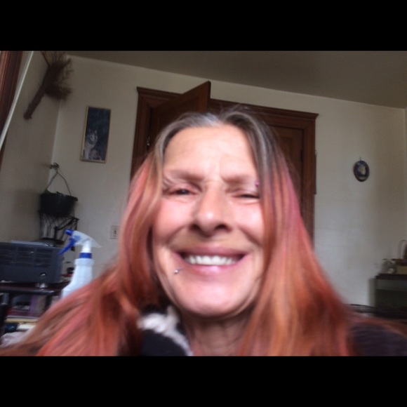 Profile Picture of Hazel Manuel (@sweetsunshine16) on Poshmark