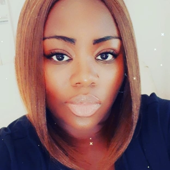 Profile Picture of Deniece Deniece (@deniecedeniece) on Poshmark