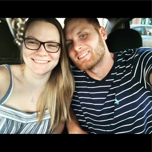 Profile Picture of Megan Deeley (@megsmachine) on Poshmark