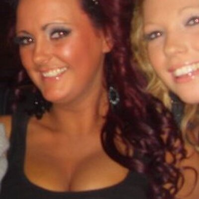 Profile Picture of Linzy Jones (@LinzyJay15) on Twitter