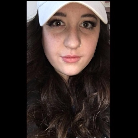 Profile Picture of Haylee Paprocki (@hayleecolleen) on Poshmark