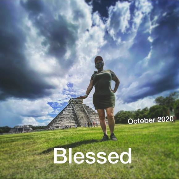 Profile Picture of Christian lizette Bojórquez posada (@lizetteboj) on Poshmark