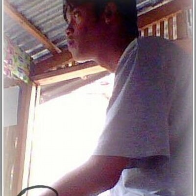 Profile Picture of Omar Casiano (@shadeitblue) on Twitter