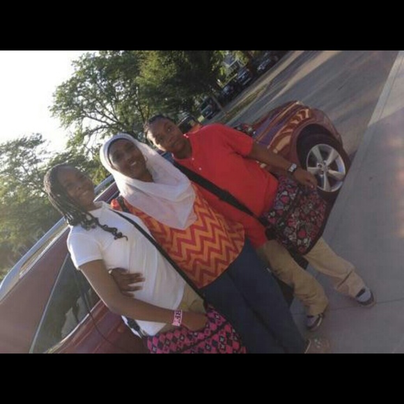 Profile Picture of Raushanah Sharrieff (@rshona) on Poshmark