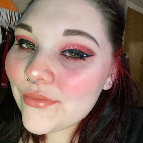 Profile Picture of Alexa Bailey (@alexamachel) on Poshmark