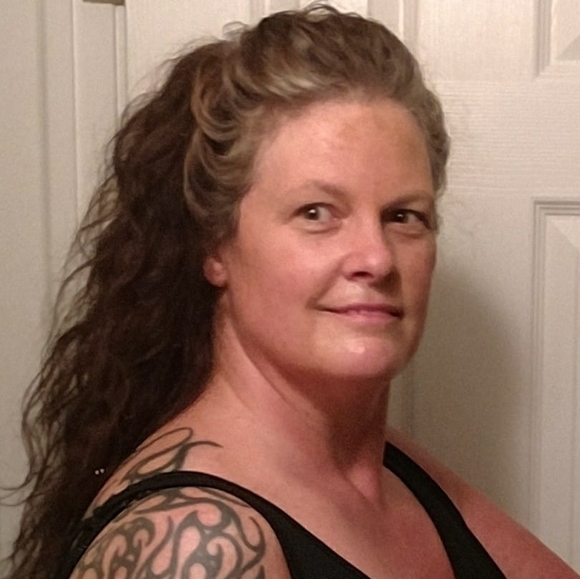 Profile Picture of Tonya Marion (@tonyam42) on Poshmark