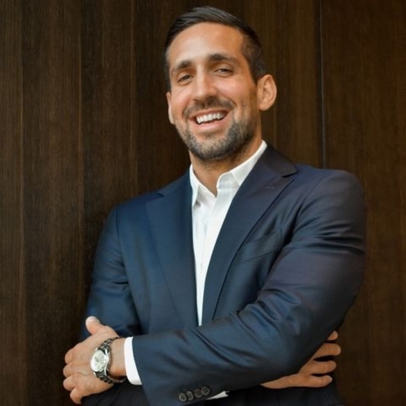 Profile Picture of Michael De luca (@mdlto) on Poshmark