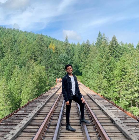 Profile Picture of Avinash Yadav (@avinashyadav) on Poshmark