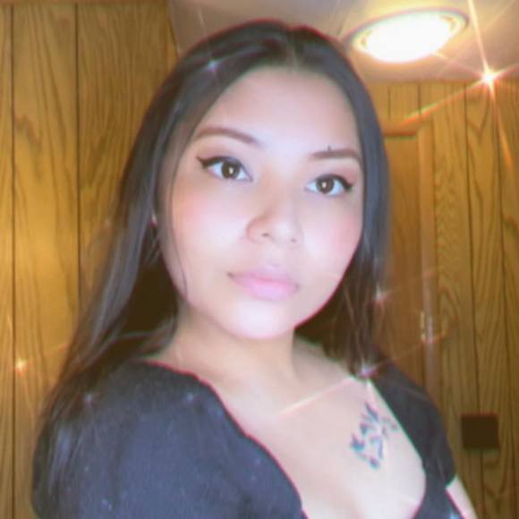 Profile Picture of Feather Mountainsheep (@fmountainsheep) on Poshmark