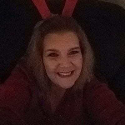 Profile Picture of Lori Dougherty Davis (@lovebuglori99) on Twitter