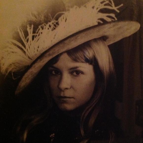 Profile Picture of Diane Differ (@dddifferent0) on Poshmark