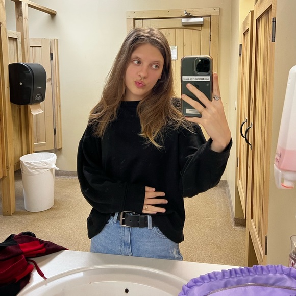 Profile Picture of Brooklyn Haun (@brooklynhaun) on Poshmark