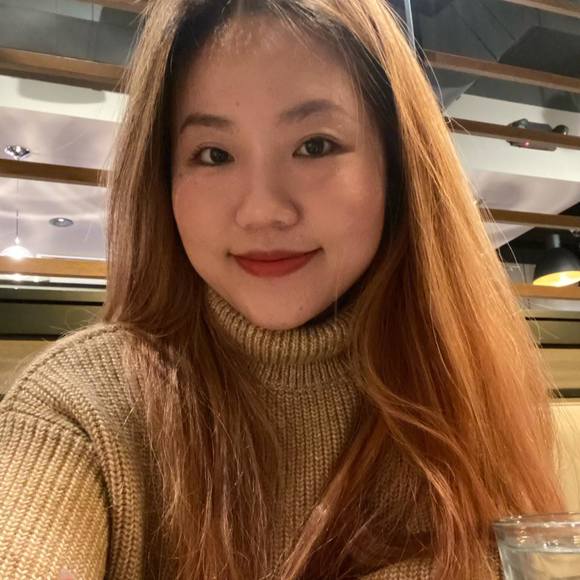 Profile Picture of Nguyet Tran (@nguyettran2301) on Poshmark