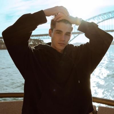Profile Picture of 𝑪𝑨𝑳𝑬𝑩 𝑺𝑨𝑴𝑼𝑬𝑳𝑺. (@CalebSamuel) on Twitter