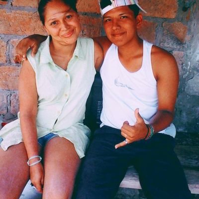 Profile Picture of Gatalyna Satana Y Bryan Angelitop Pero Peligroxop (@DoaBella15) on Twitter