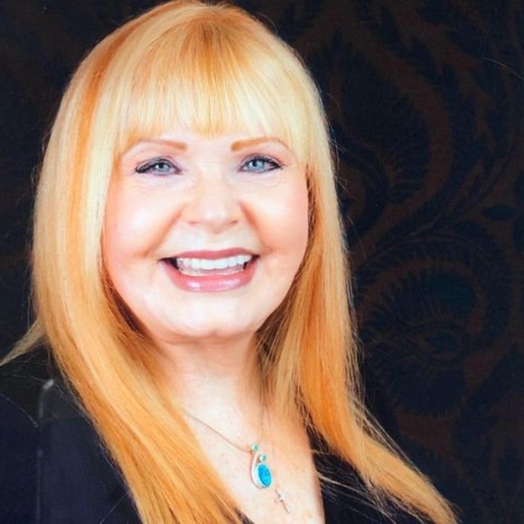 Profile Picture of Gale Roberts (@skinbiz123) on Poshmark