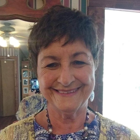 Profile Picture of Dawn Trotter (@tdeltadawn) on Poshmark