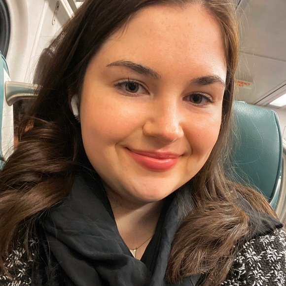 Profile Picture of Katherine Posniak (@kposniak) on Poshmark