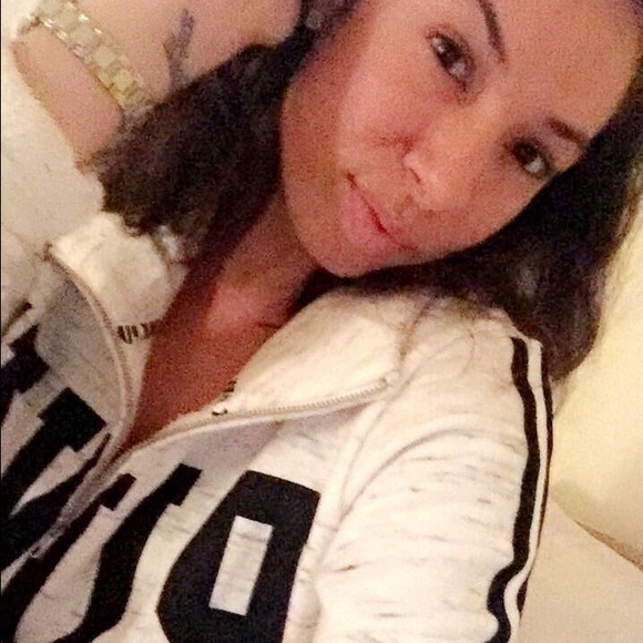 Profile Picture of Felicia Stackhouse (@stackhousef) on Poshmark