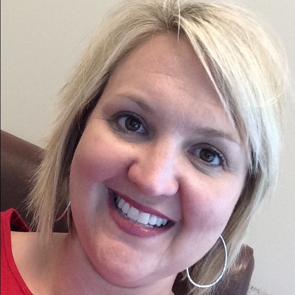 Profile Picture of Kristie Crabtree (@kriscrab) on Poshmark