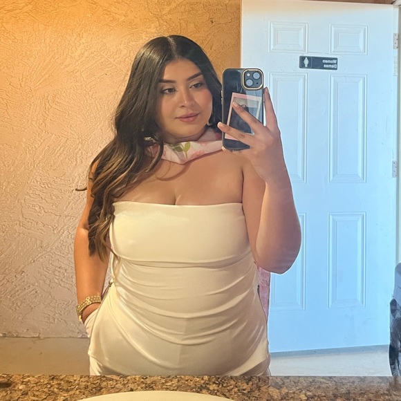 Profile Picture of Jacqueline Serna (@jackysernaaa29) on Poshmark