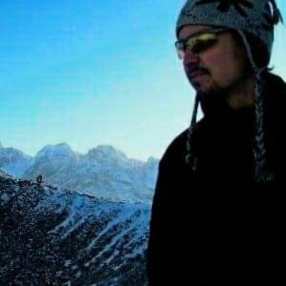 Profile Picture of François Simard (@franksimard) on Poshmark