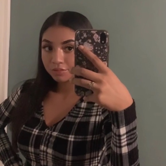 Profile Picture of Evelyn Maldonado (@jd2x2x) on Poshmark