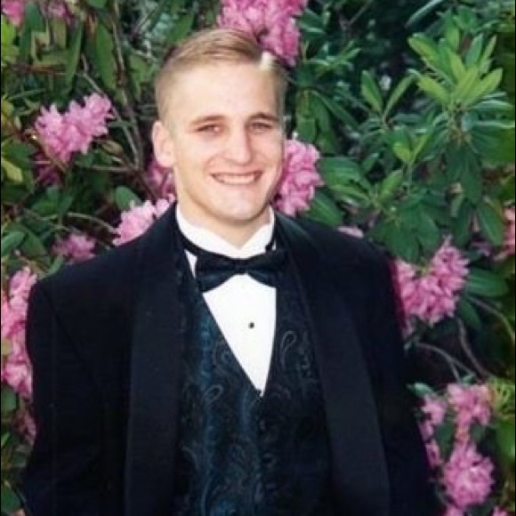 Profile Picture of Jason Morneau (@jasonmorneau) on Poshmark