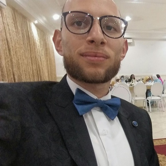 Profile Picture of Omar Benjelloun (@omarbenjelloun) on Poshmark