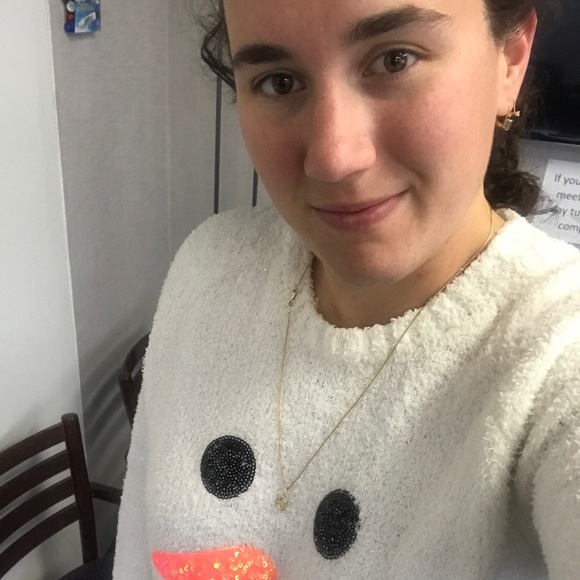 Profile Picture of Melinda Vasconcellos (@melinda2235) on Poshmark