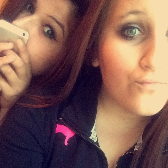 Profile Picture of Ashlyn Fowler (@ashy011) on Poshmark