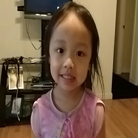 Profile Picture of Choua Vang (@chouavang77) on Poshmark