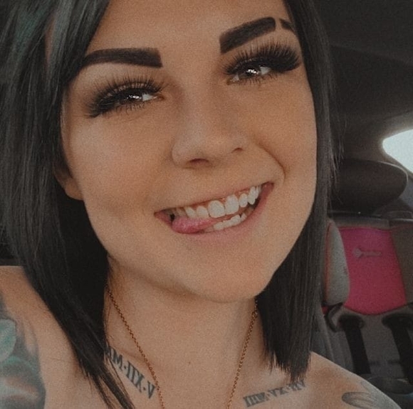 Profile Picture of Madi Rylie (@madirylie) on Poshmark
