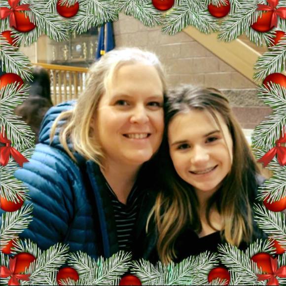 Profile Picture of Julie Vandenbos (@juliev75) on Poshmark