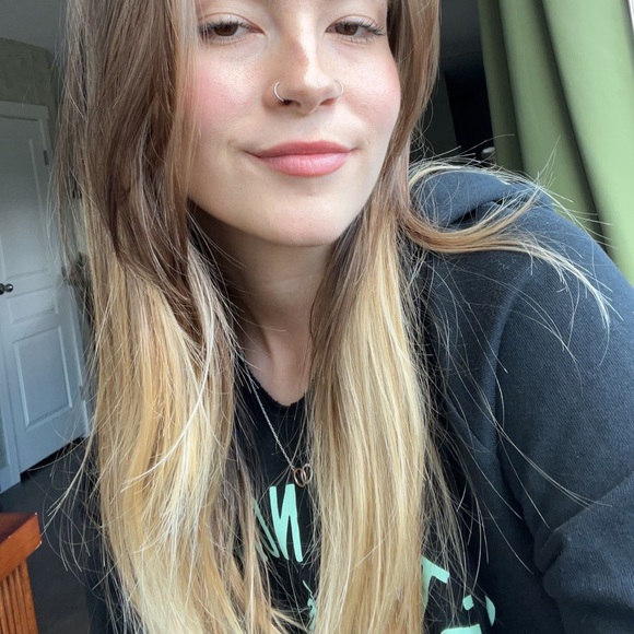 Profile Picture of Shelby Scheller (@shelbyscheller1) on Poshmark