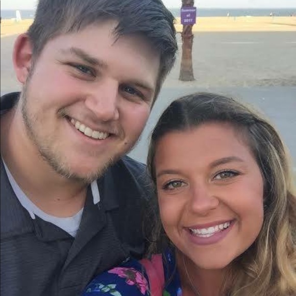 Profile Picture of Olivia Guthoff (@guthoff20) on Poshmark