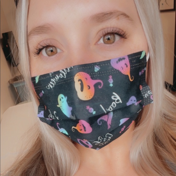 Profile Picture of Erica Enstice (@eenstice907) on Poshmark
