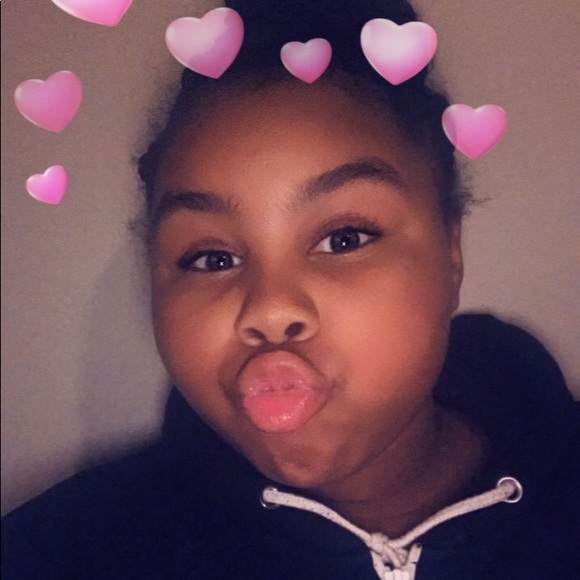 Profile Picture of Kaliyah Roberts (@kaliyahmr) on Poshmark