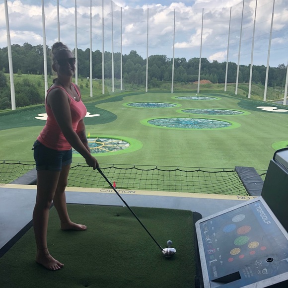 Profile Picture of Rachel Popour (@rpopour) on Poshmark