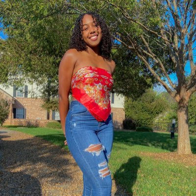 Profile Picture of Julia Clark🇧🇷 (@jc_1303) on Twitter