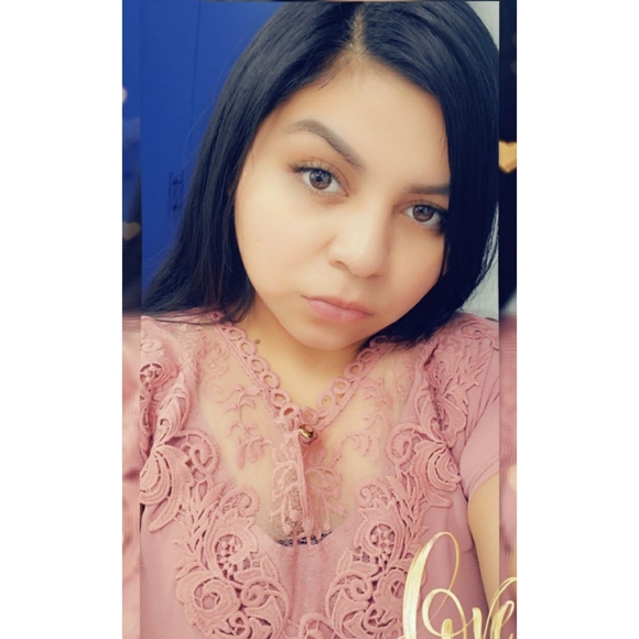 Profile Picture of Carmen Vasquez (@car97men) on Poshmark