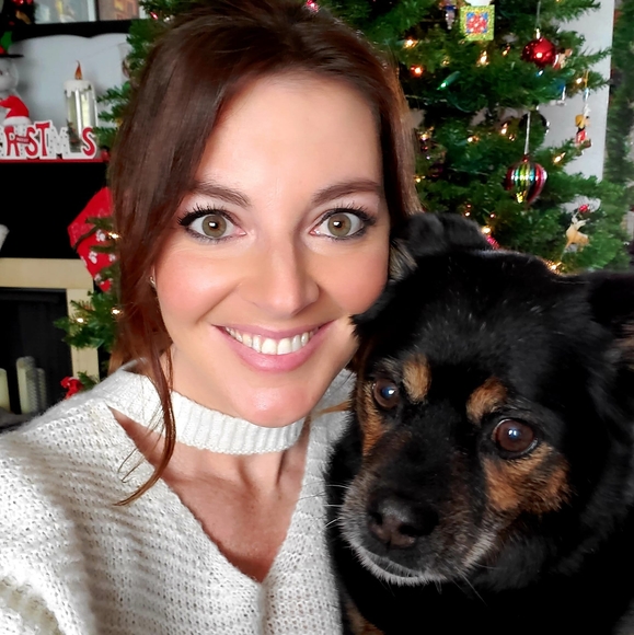 Profile Picture of Rhiannon Gelner (@rhigel) on Poshmark