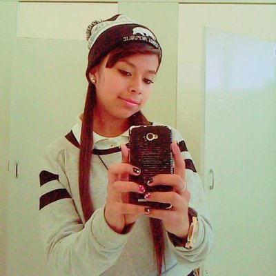 Profile Picture of Jasmin Linares (@LinaresJass) on Twitter