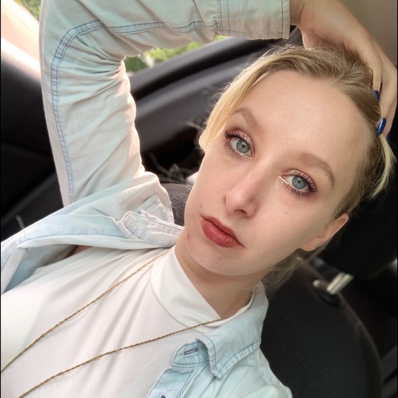 Profile Picture of Briana Corriveau (@corriveaub) on Poshmark